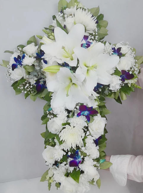 Why White Flowers Are Commonly Used for Funerals sympathy flowers Melbourne