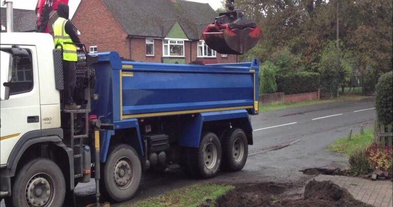 The Role of Grab Lorries in Bradford Construction Projects grab lorry bradford